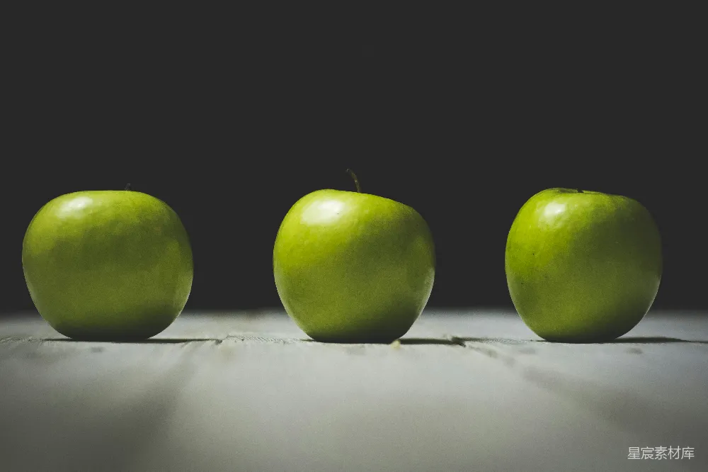 高清摄影 静物摄影 绿色苹果 简约风格 生活美学 自然主题 静物摄影：三只绿色苹果