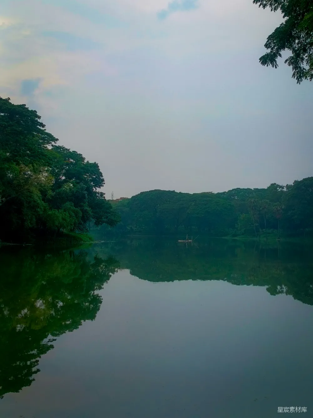 高清摄影 湖泊 宁静 晨景 自然 风景 宁静的湖畔晨景