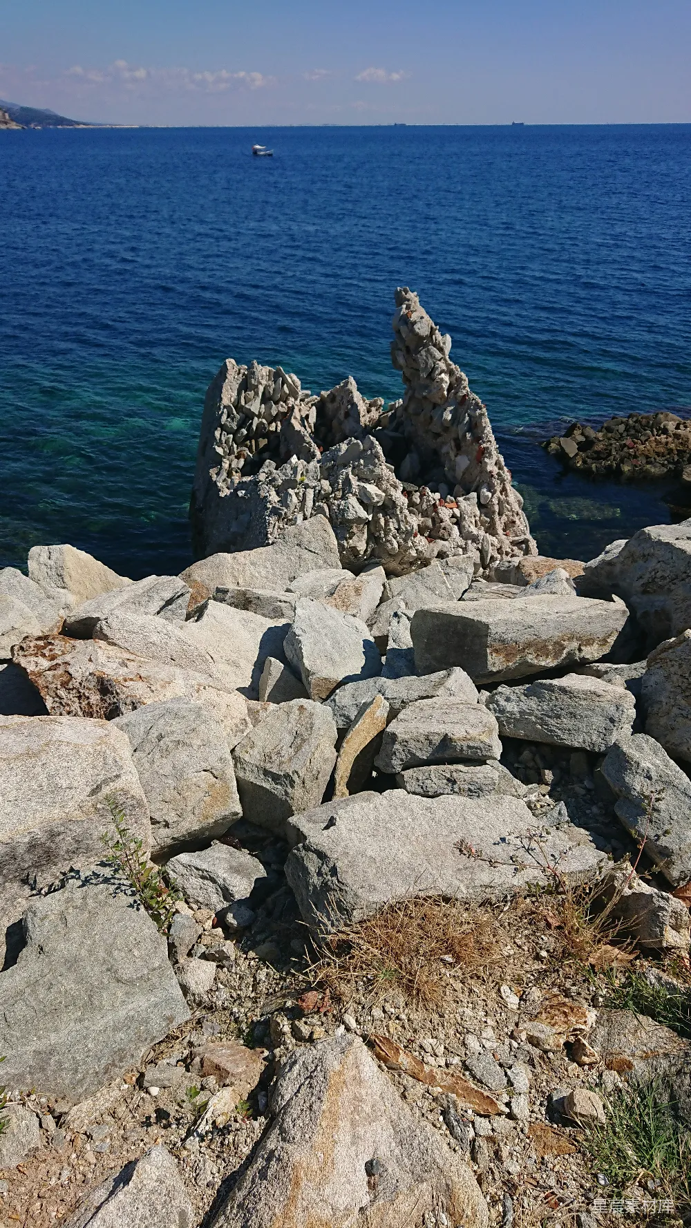 高清摄影 海岸线 自然景观 岩石 海洋 宁静 海边岩石堆