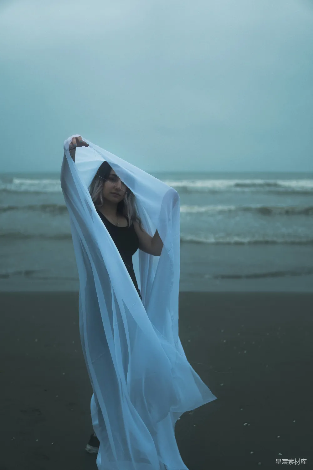 高清摄影 海边 白纱 女性 朦胧美 自然风 海边的神秘白纱