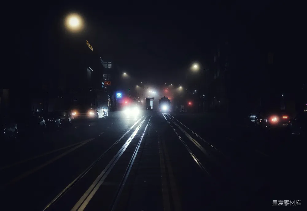 高清摄影 夜晚 城市 街道 灯光 氛围 夜色中的城市街道