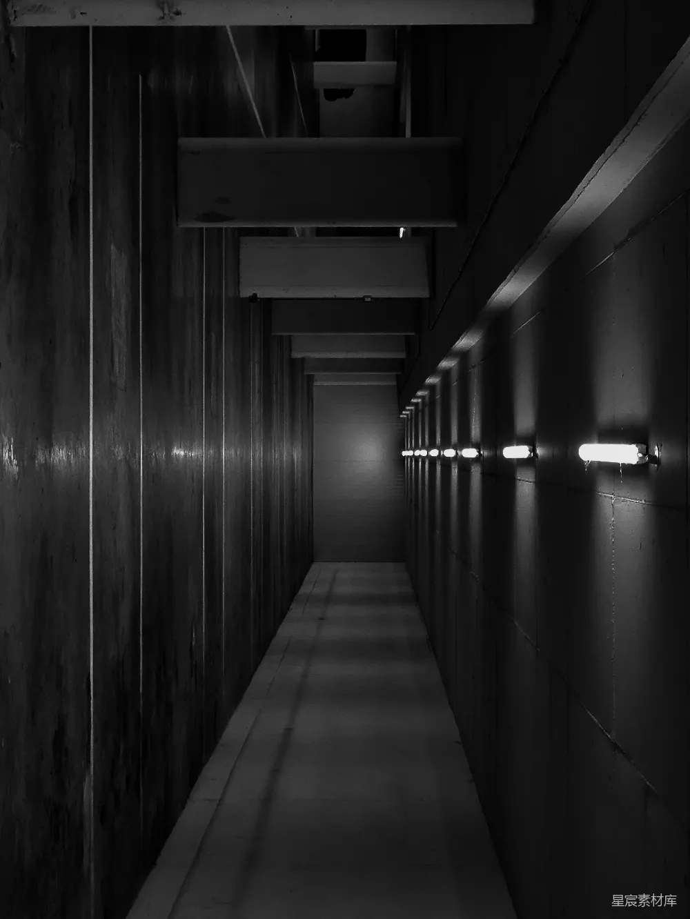 高清摄影 走廊 黑白色调 建筑 阴暗 摄影 黑暗中的走廊