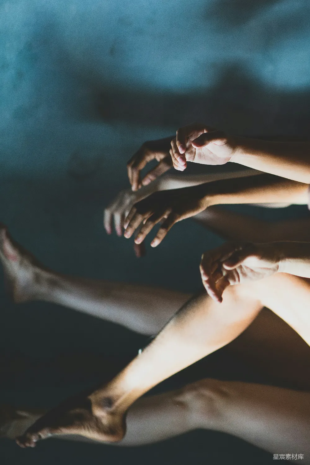 高清摄影 几个女人坐在一起