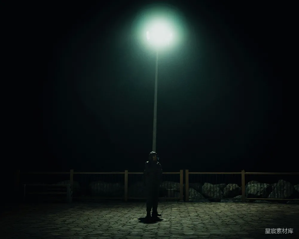 高清摄影 孤独 夜晚 城市 路灯 寂静 夜色中的孤独守望