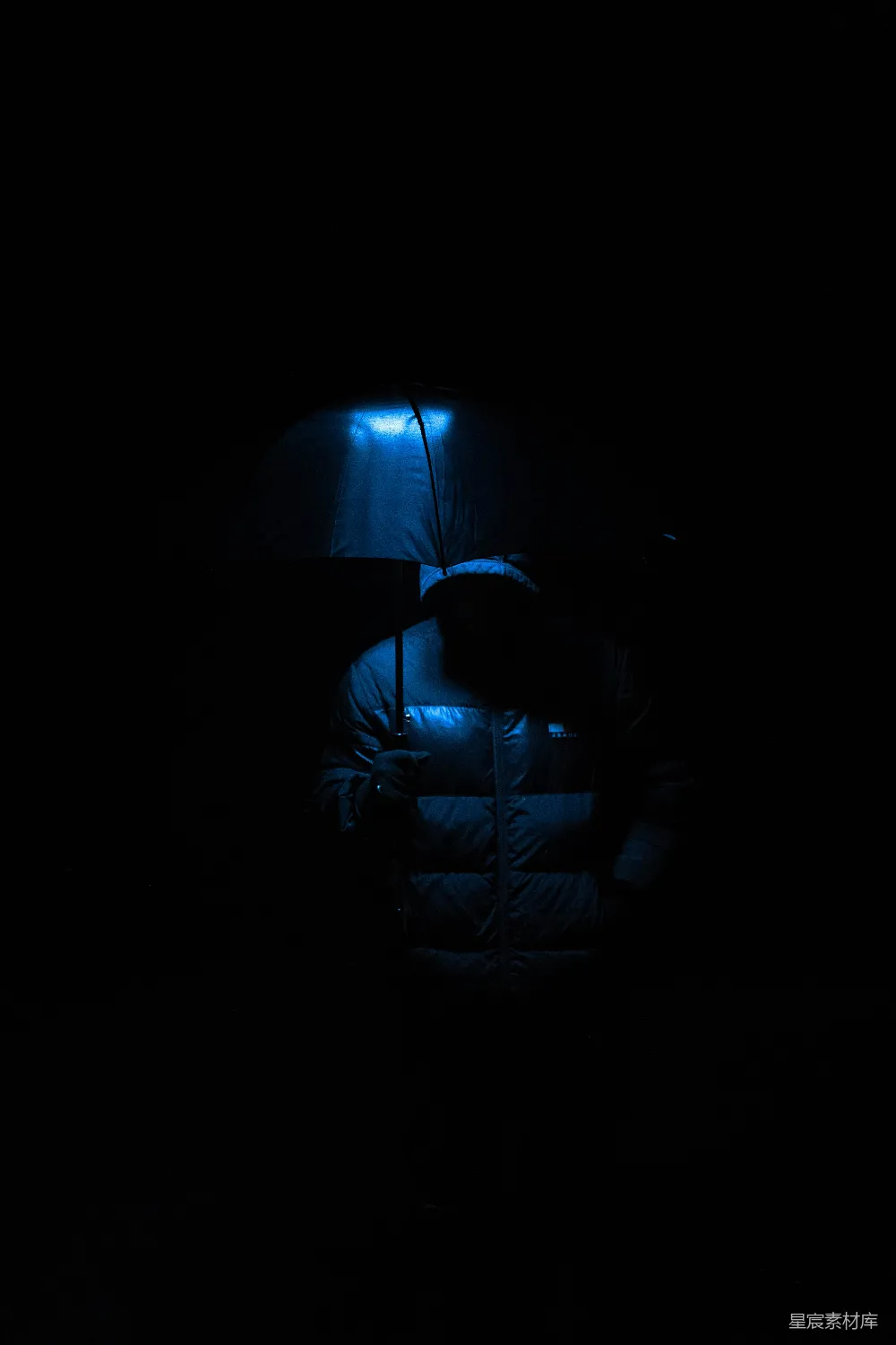高清摄影 孤独 夜晚 伞 神秘 夜行者