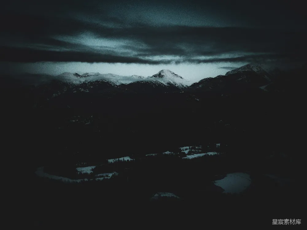 高清摄影 山景 冬季 阴暗 自然 宁静 冬日山峦