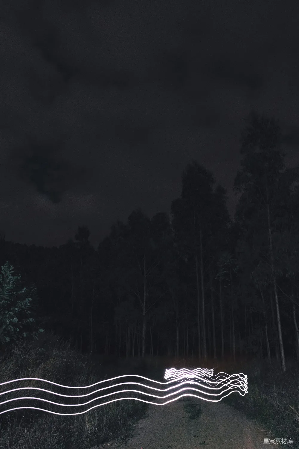 高清摄影 夜景 光绘 自然 艺术 户外 夜幕下的波浪光