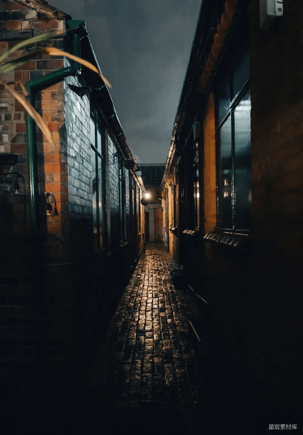 高清摄影 夜晚 砖巷 城市 灯光 建筑 夜晚的砖巷