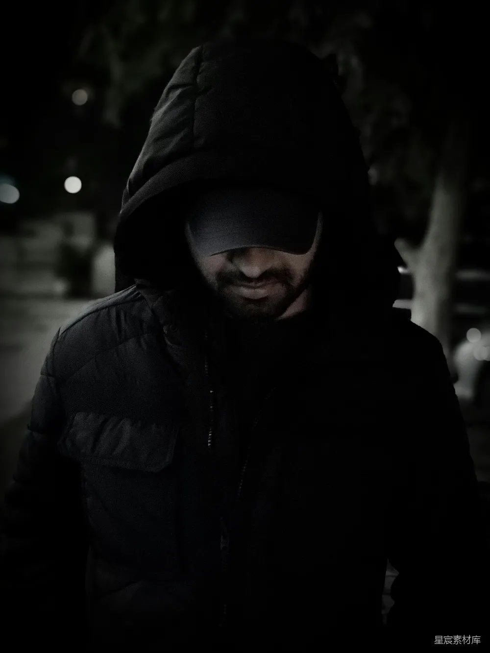 高清摄影 夜晚 孤独 黑白色调 城市 肖像 夜色中的孤独者