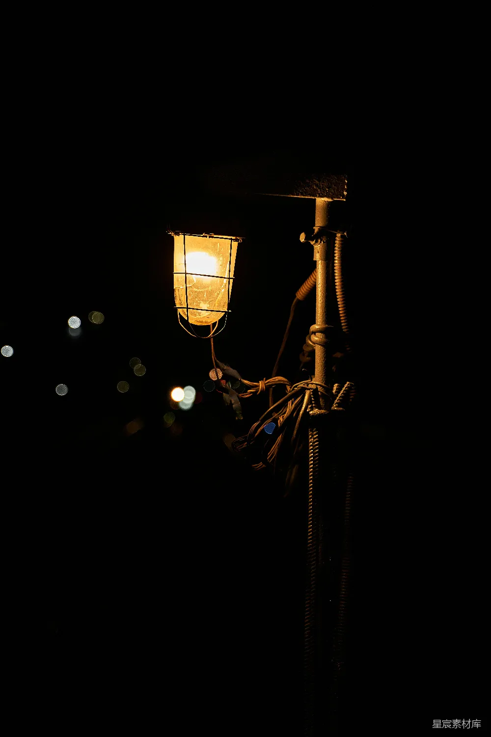 高清摄影 夜晚 路灯 城市 灯光 夜景 夜晚的路灯