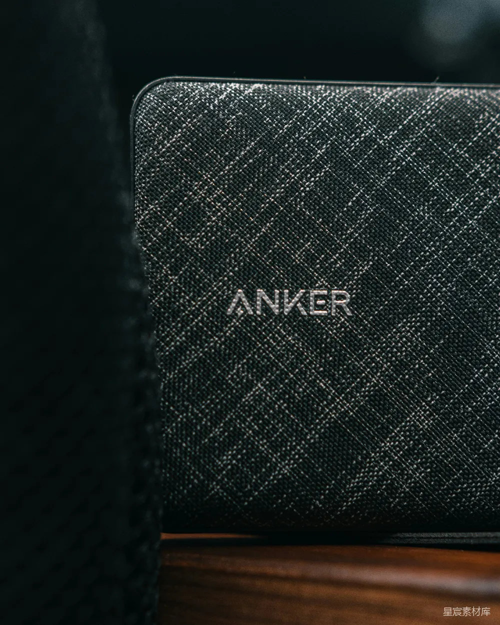 高清摄影 ANKER 充电宝 科技产品 便携设备 产品展示 ANKER品牌充电宝特写