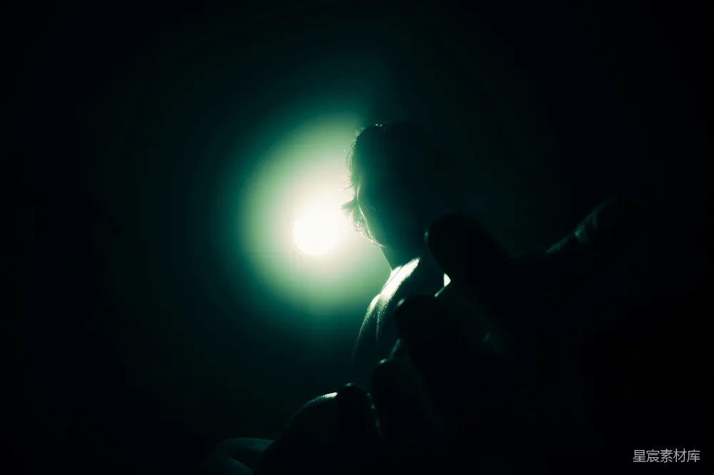 高清摄影 音乐 吉他 剪影 逆光 夜景 逆光吉他手剪影