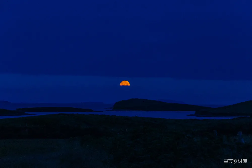 高清摄影 夜景 月亮 自然风光 宁静 浪漫 夜幕下的红月