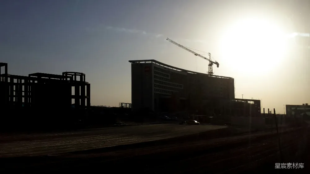 高清摄影 建筑 夕阳 工业 城市 施工 夕阳下的建筑工地