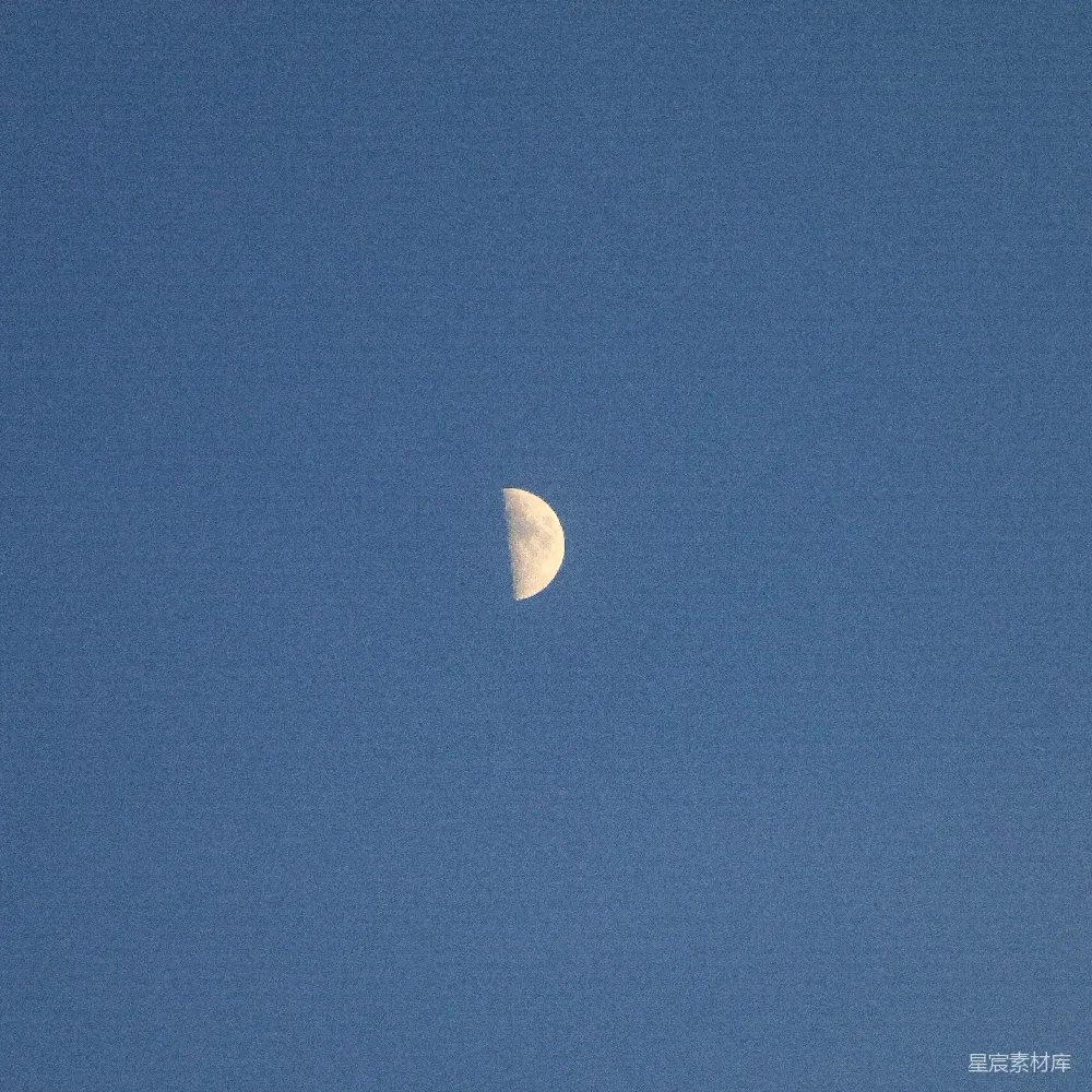 高清摄影 月亮 夜空 自然 宁静 月牙 蓝空中的弯月