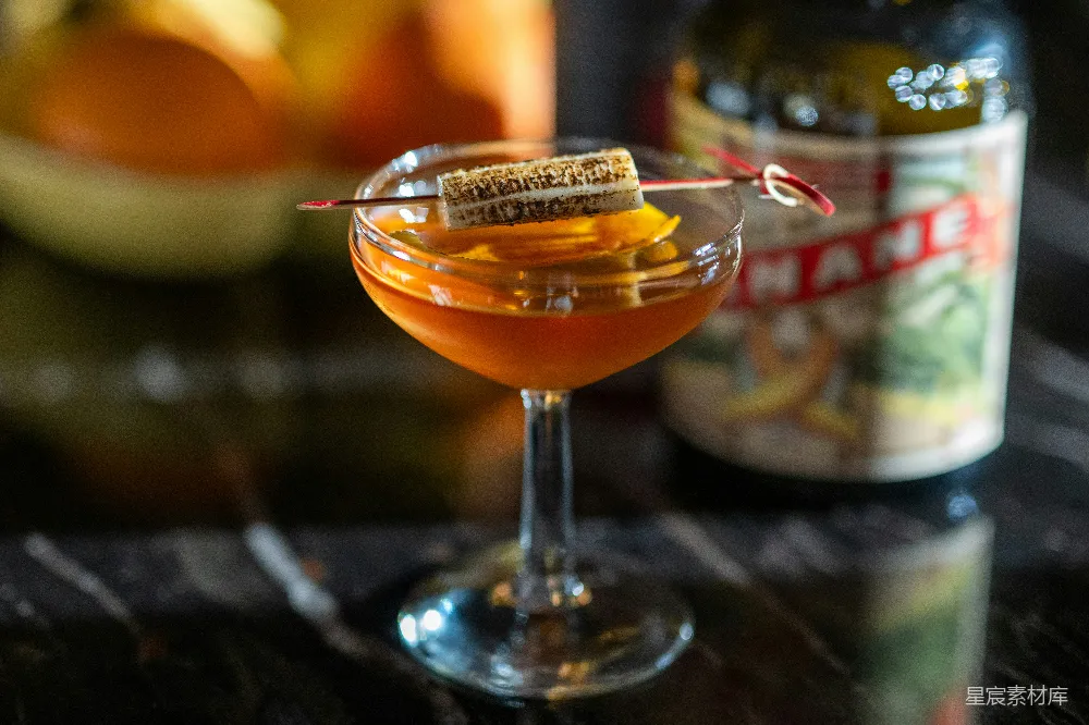 高清摄影 鸡尾酒 橙色 酒吧 饮品 夜生活 香橙马提尼鸡尾酒