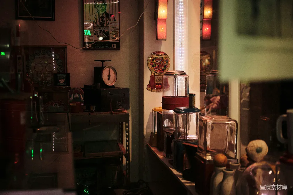 高清摄影 复古 夜晚 商店 怀旧 收藏 复古商店的夜晚