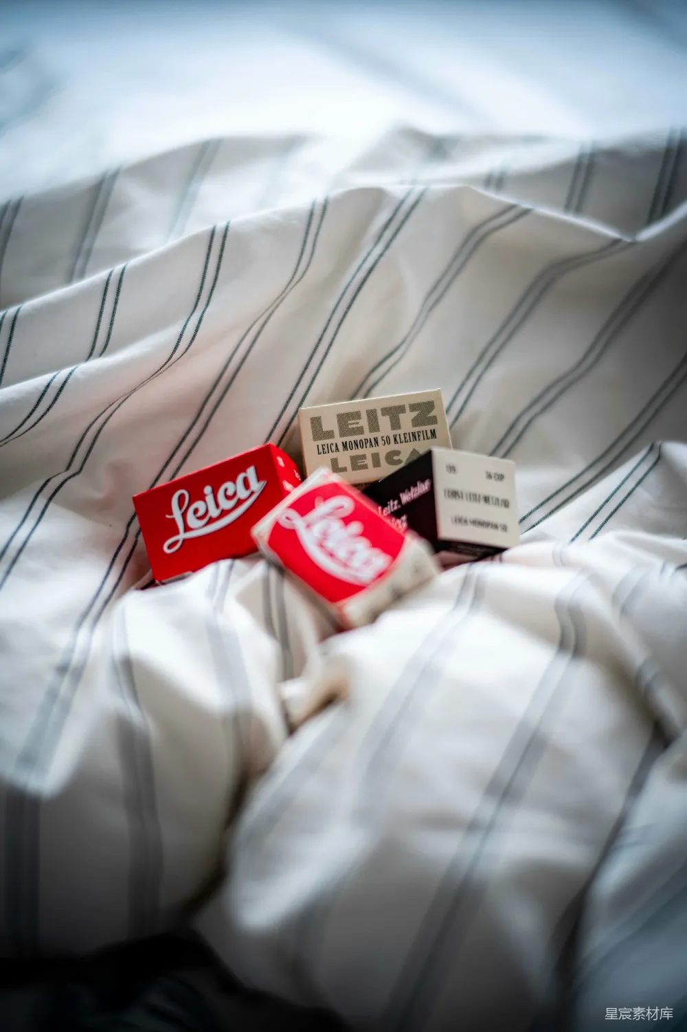 高清摄影 Leica 胶卷盒 复古风格 条纹布 摄影 Leica胶卷盒与条纹布