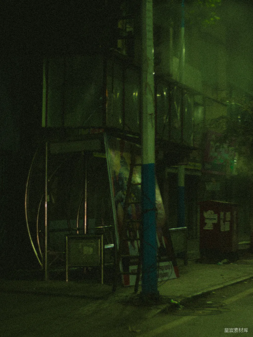高清摄影 夜晚 建筑工地 工业风格 城市生活 绿色滤镜 夜晚的建筑工地