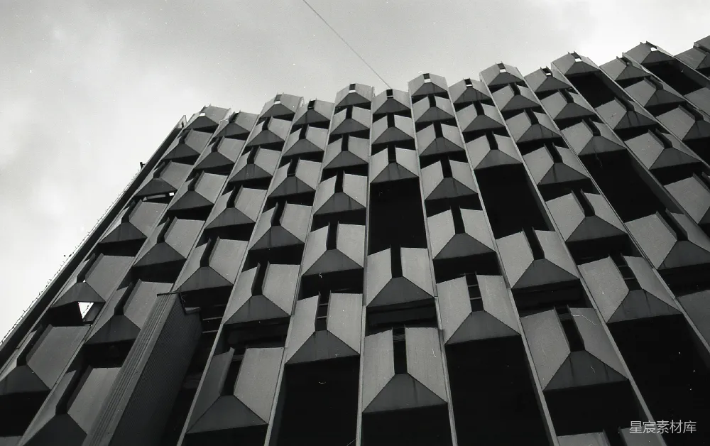 高清摄影 建筑 几何 黑白 现代 城市 几何建筑与阴郁的天空