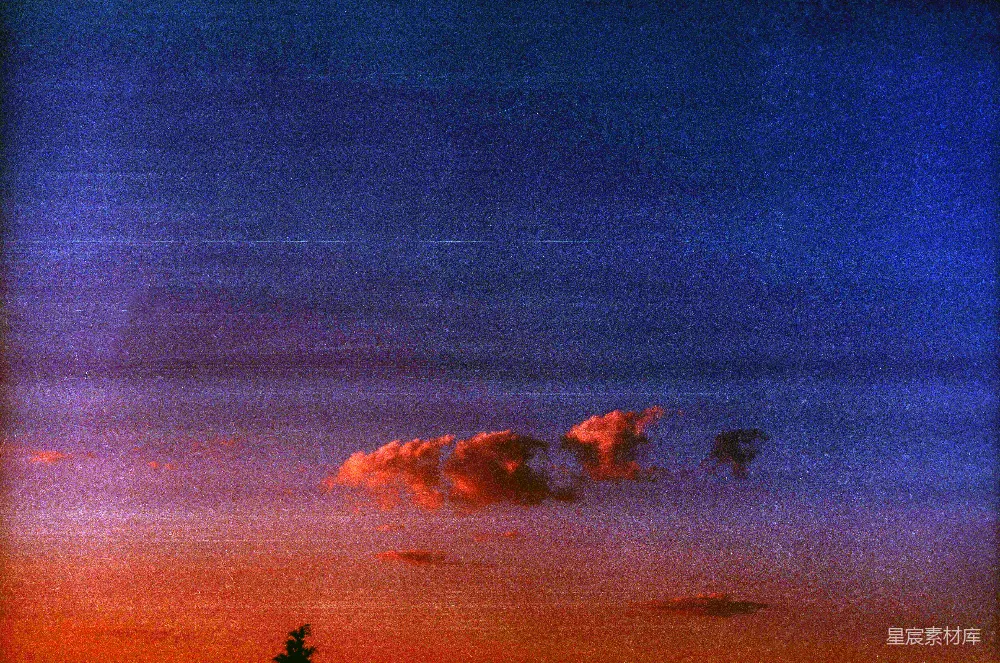 高清摄影 夜空 云彩 宁静 梦幻 自然 夜空下的云彩
