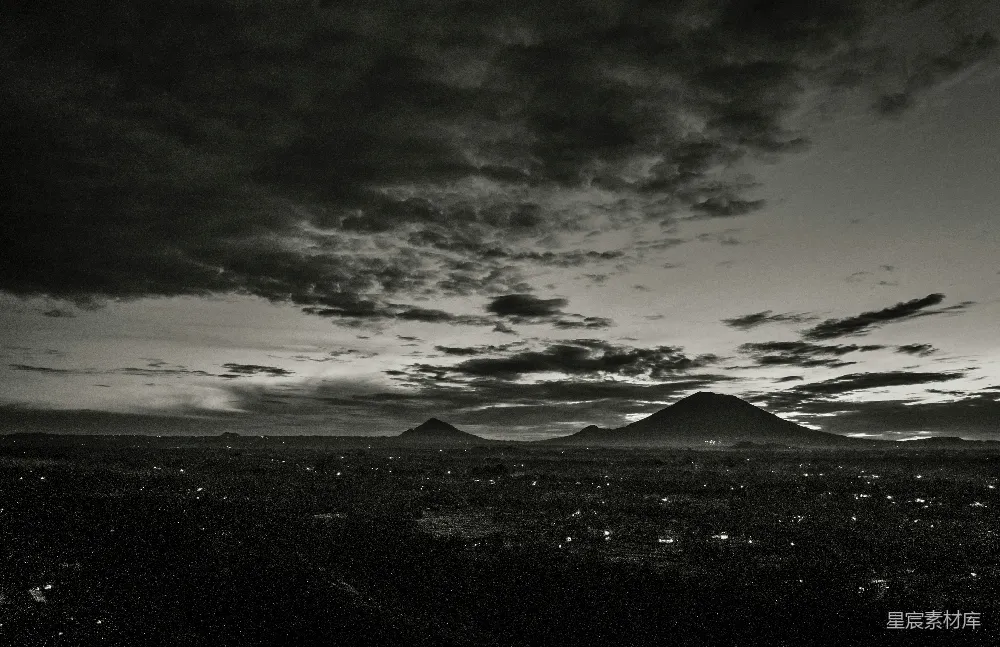 高清摄影 夜景 山川 黑白色调 自然风光 宁静 黑白色调的山川夜景