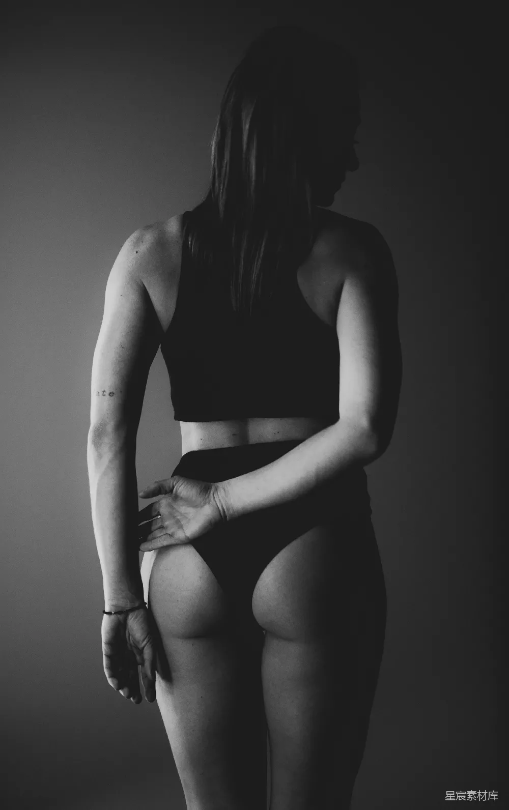 高清摄影 女性 黑白 艺术 人体 性感 光影中的女性轮廓