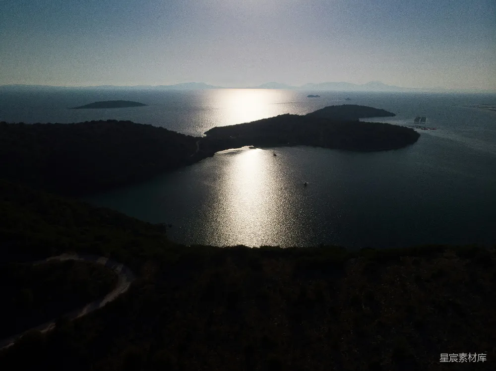 高清摄影 海岸线 航拍 自然风光 日落 宁静 夕阳下的宁静海湾