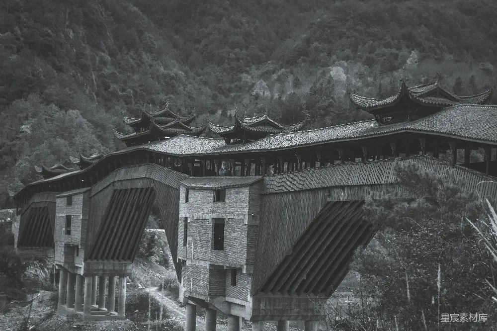高清摄影 建筑 黑白摄影 传统建筑 现代设计 城市景观 传统与现代的碰撞：黑白建筑群
