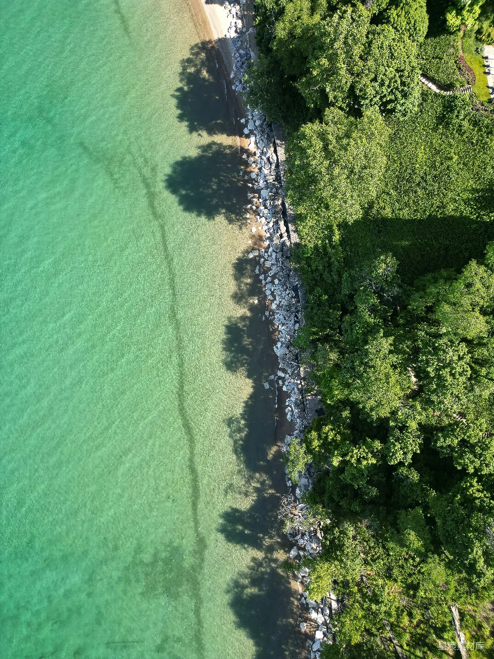 高清摄影 海岸线 航拍 自然风光 夏日 绿色 宁静海岸线航拍