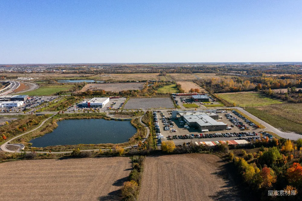 高清摄影 航拍 工业区 秋季 田园 风景 秋季田园风光的工业区航拍