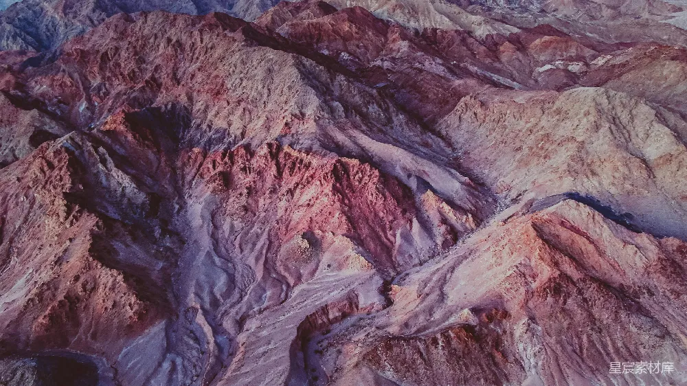 高清摄影 航拍 山脉 地质 自然美景 彩色山丘 彩色山脉的航拍视角