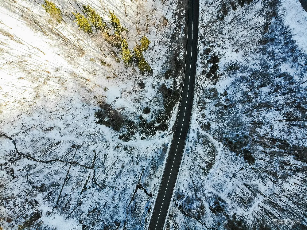 高清摄影 雪地 道路 航拍 冬季 自然 雪地中的道路