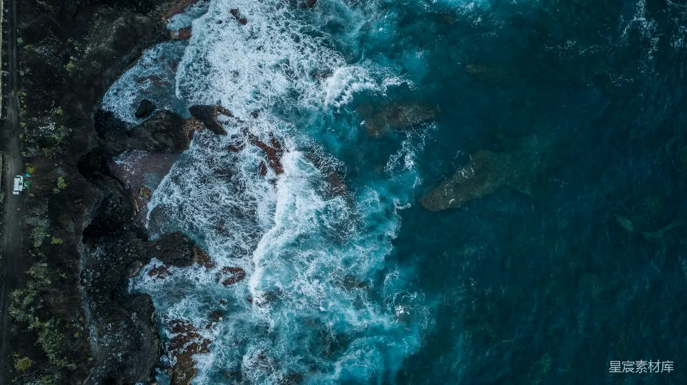 高清摄影 海岸线 俯瞰图 自然景观 海洋 岩石 俯瞰岩石海岸的海浪