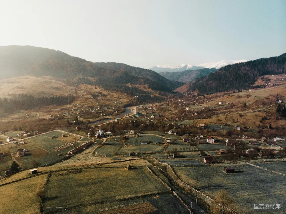 高清摄影 乡村 山景 宁静 晨光 自然 山间小村的宁静晨光