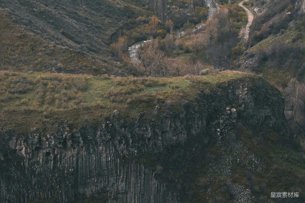 高清摄影 自然景观 地质奇观 峡谷 户外探险 自然之美 岩柱峡谷
