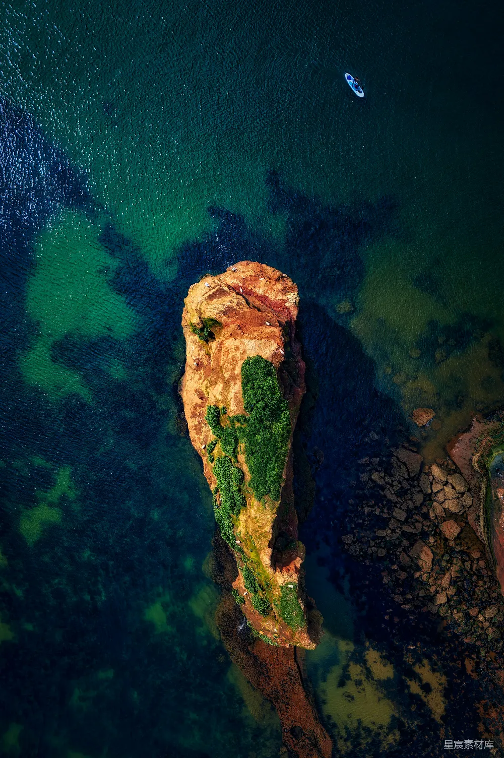 高清摄影 海景 航拍 自然 宁静 生态 海中绿岛