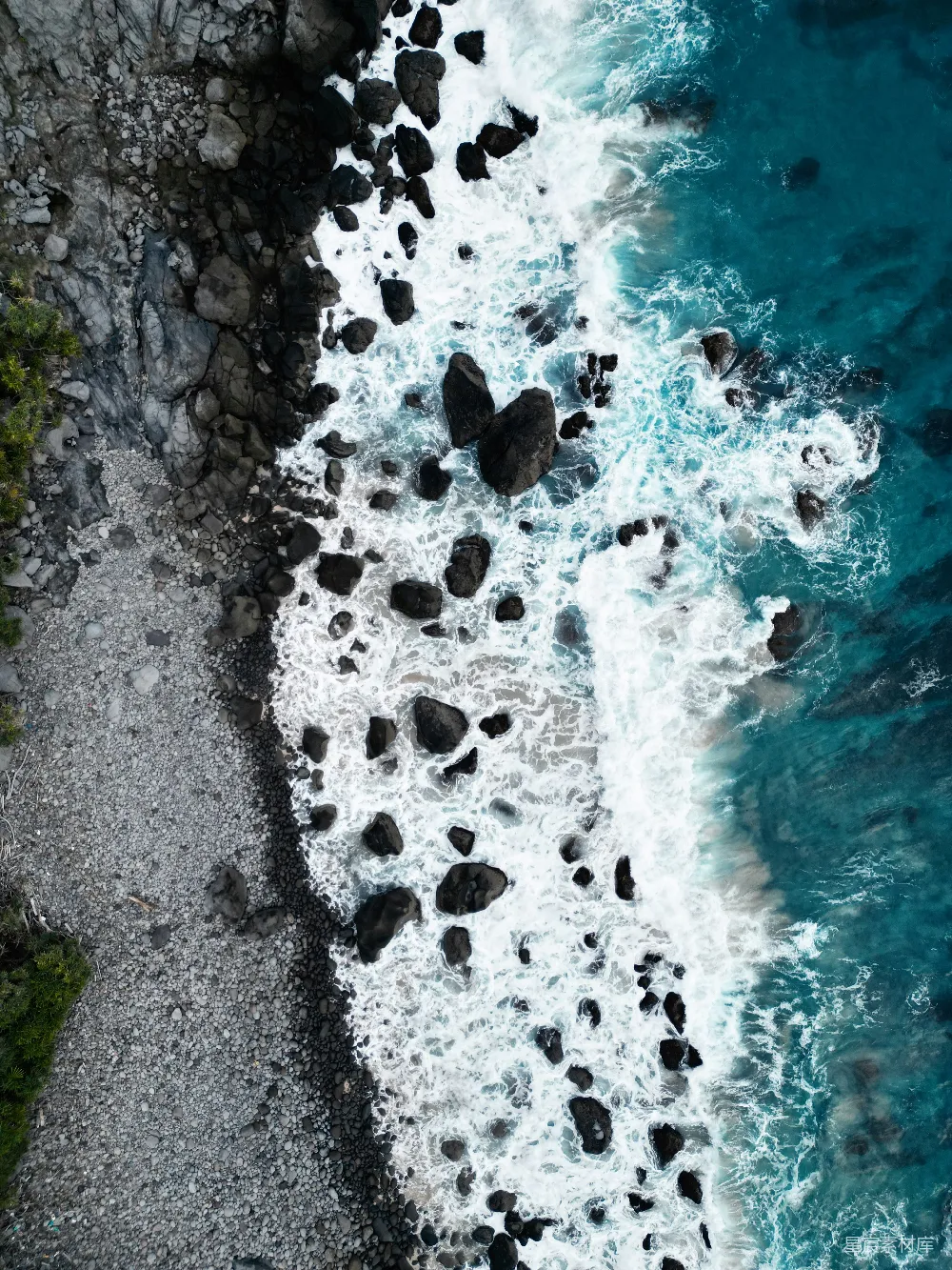 高清摄影 海景 自然景观 航拍 海洋 海岸线 海浪与岩石的交响曲