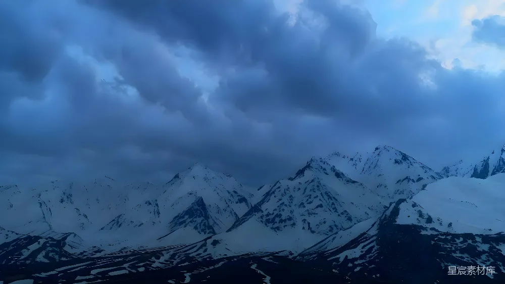 高清摄影 雪山 暴风雨 自然风光 山脉 气候变化 雪山下的暴风雨