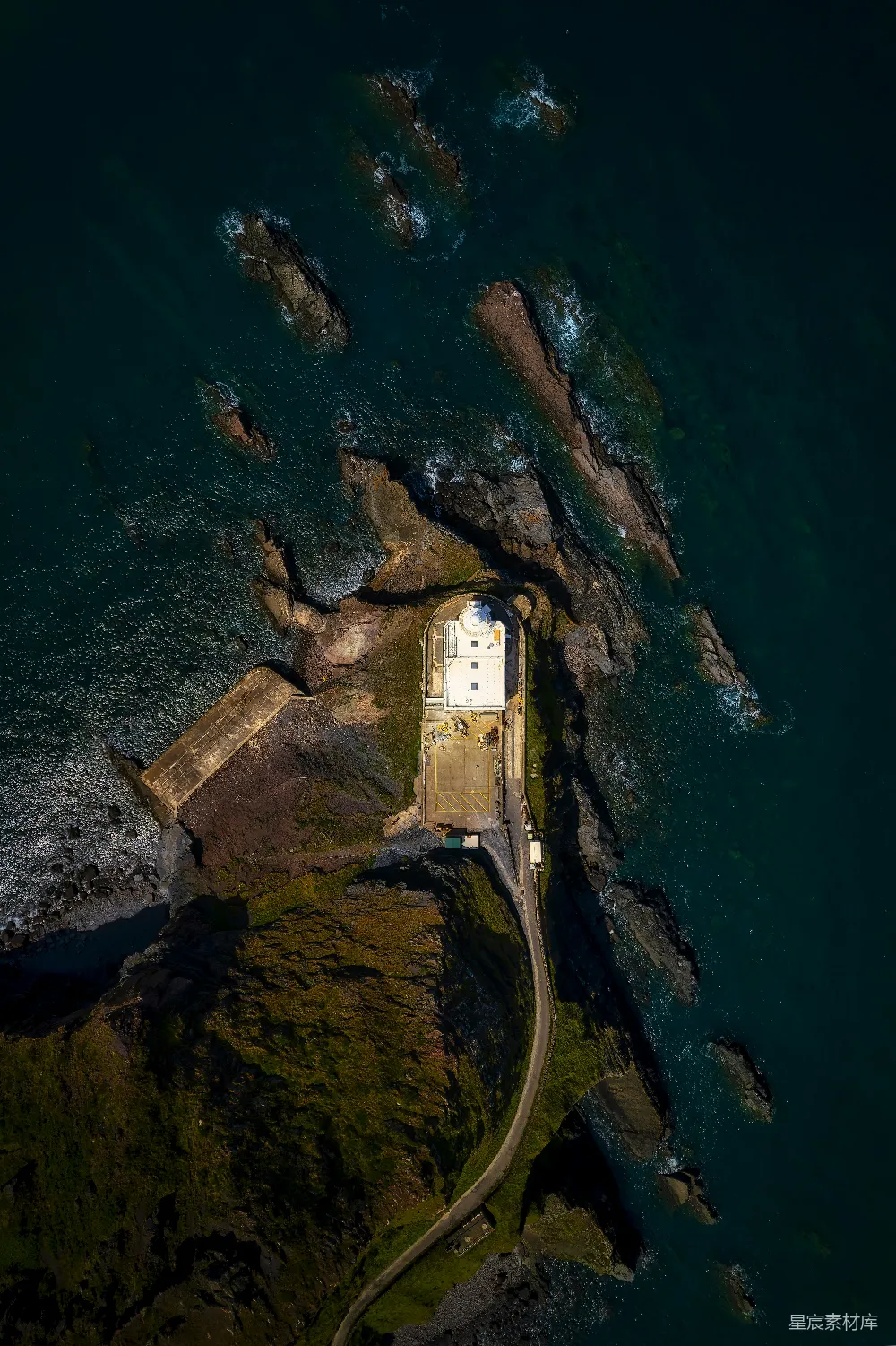 高清摄影 航拍 灯塔 海岸 自然 风景 海上灯塔俯瞰图