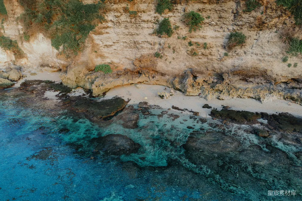 高清摄影 海滩 自然 海岸线 风景 度假 悬崖边的蓝色海滩