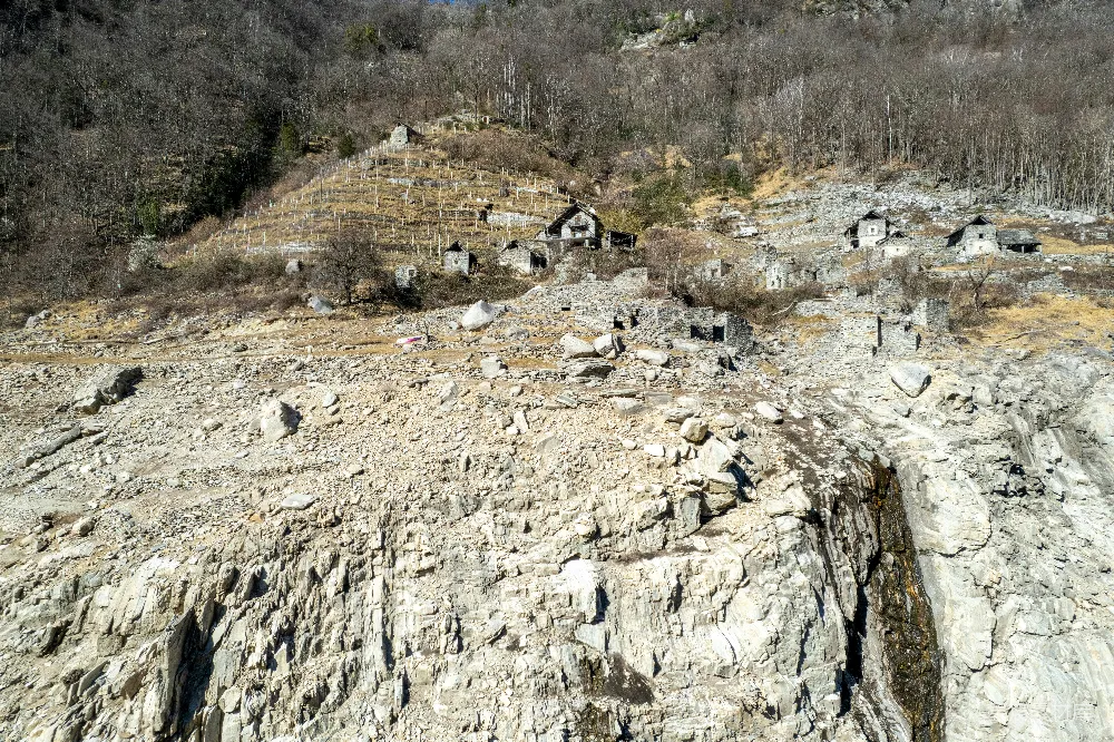 高清摄影 废弃村庄 荒凉 自然景观 乡村 废墟 废弃村庄的荒凉景象