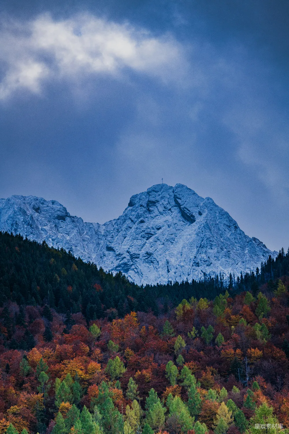 高清摄影 山峰 秋景 自然风光 户外 宁静 秋日山巅
