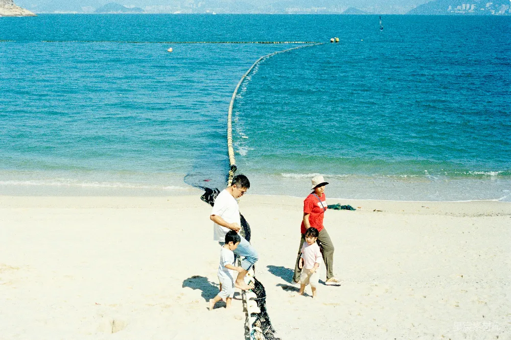 高清摄影 海滩 家庭 休闲 户外 自然 海滩上的家庭时光