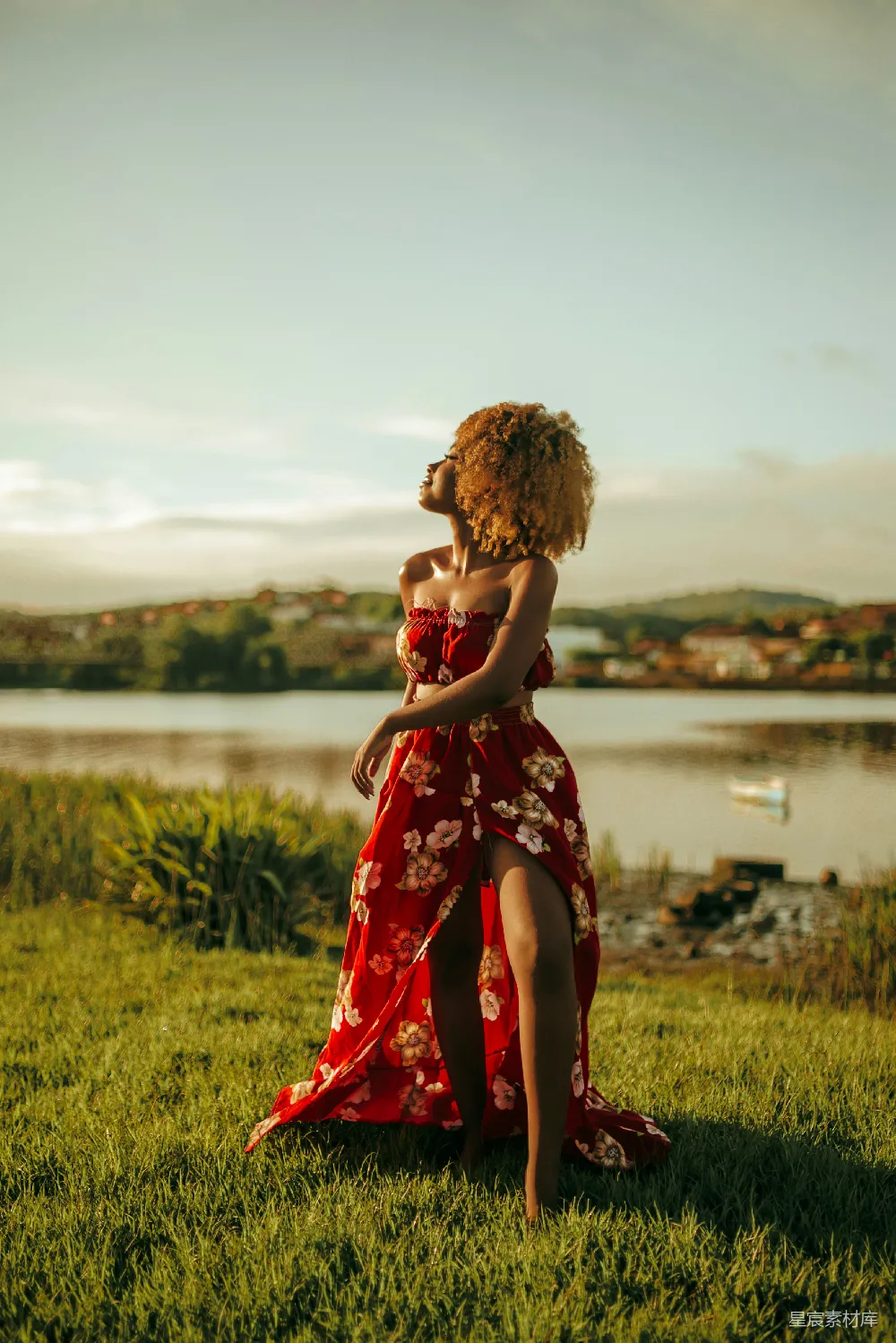 高清摄影 自然风光 女性肖像 户外写真 红色连衣裙 自然美景 湖畔的红裙美人