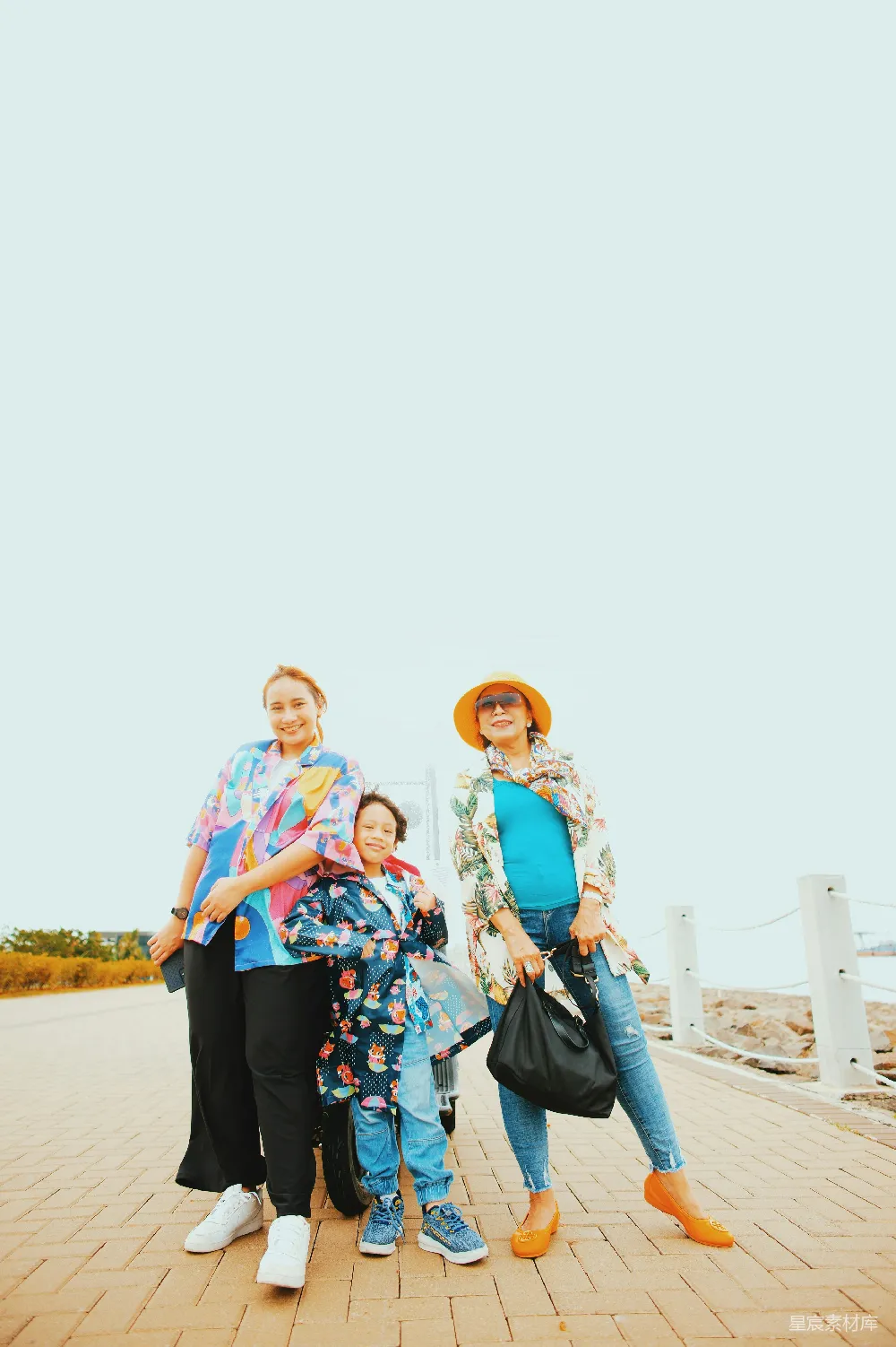 高清摄影 家庭 海边 户外 休闲 幸福 海边家庭幸福时光