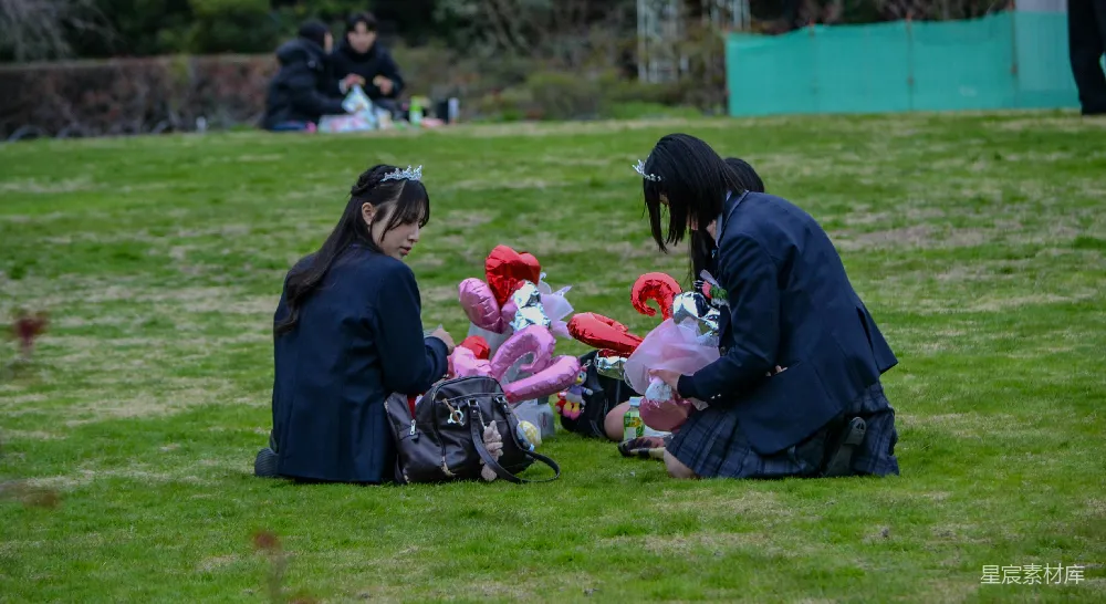 高清摄影 青春 校园 派对 花式 学生 校园青春：青春校园的花式派对