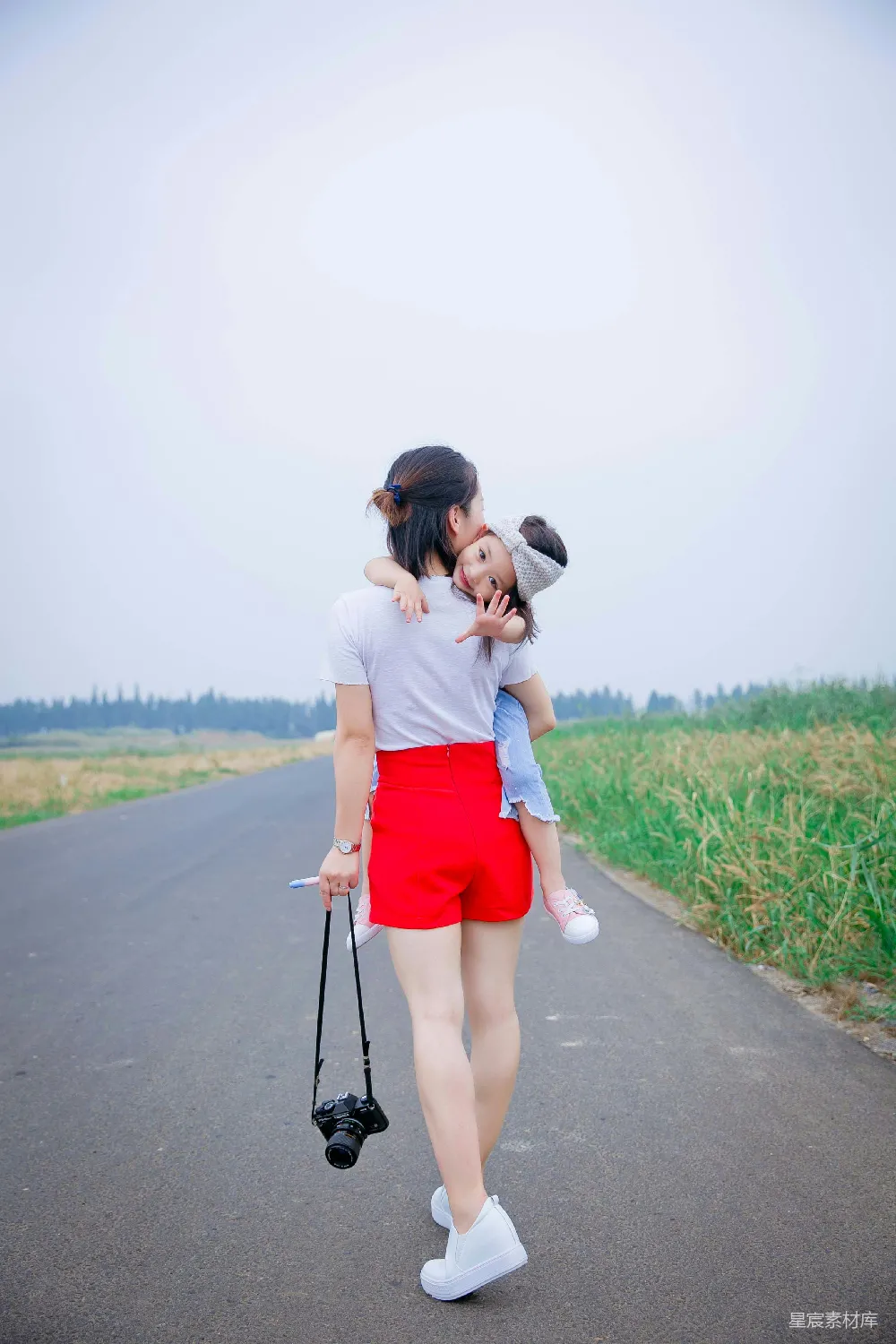 高清摄影 家庭 亲子 旅行 自然 爱 母女同行的温馨时刻