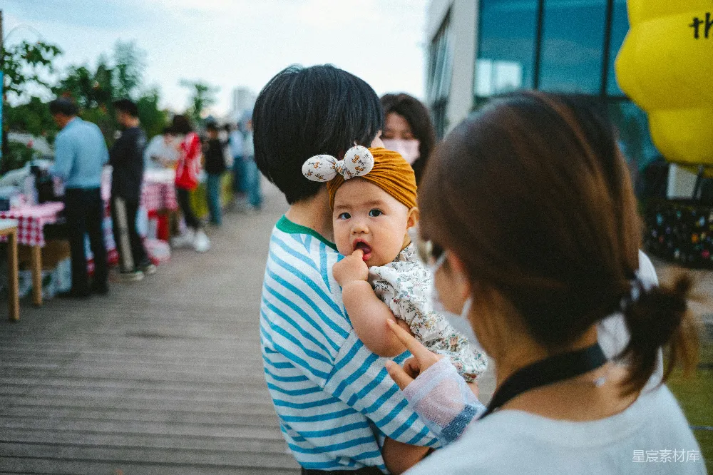 高清摄影 家庭 户外 亲子 温馨 日常生活 温馨的户外聚会