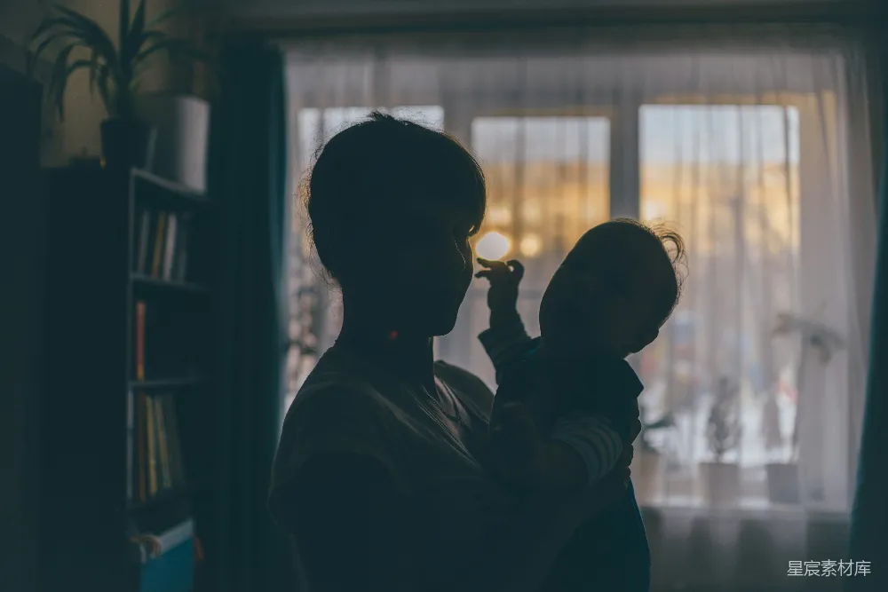 高清摄影 家庭 母爱 温暖 剪影 母子 母子剪影：家的温暖